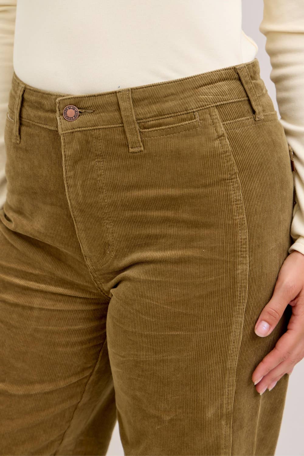 HW Retro Wide Welt Pockets & Forward Side Seams
